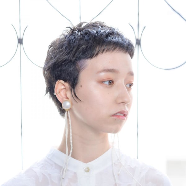 オン眉前髪ベリーショート・インナーカラー