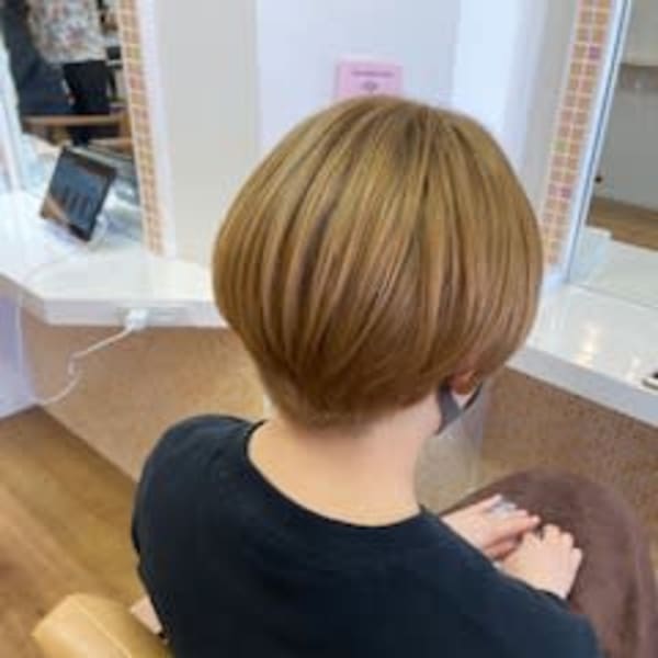 イエローベージュカラー