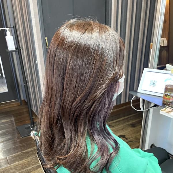 控えめバイオレットインナーカラー・ヨシンモリロング