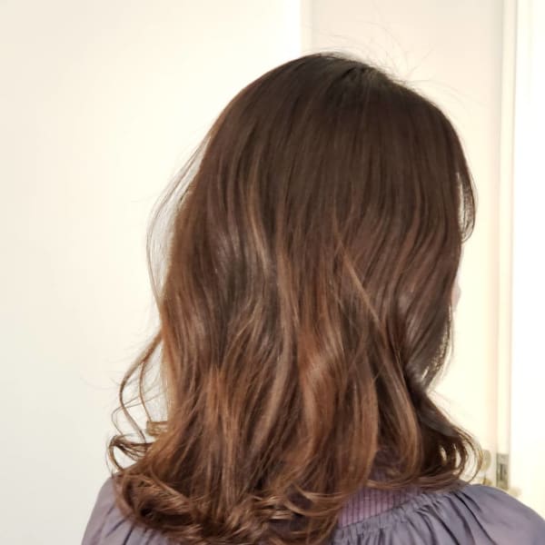 ナチュラルグラデーションカラーで仕上げるゆるふわスタイル|Catch-i