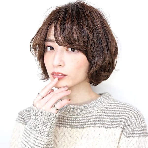 暗髪ボブショートスタイル