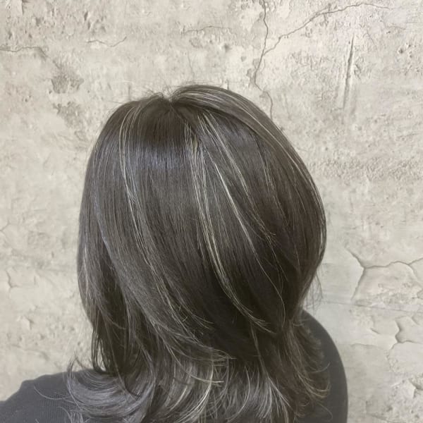 黒髪にハイライトを入れてみた