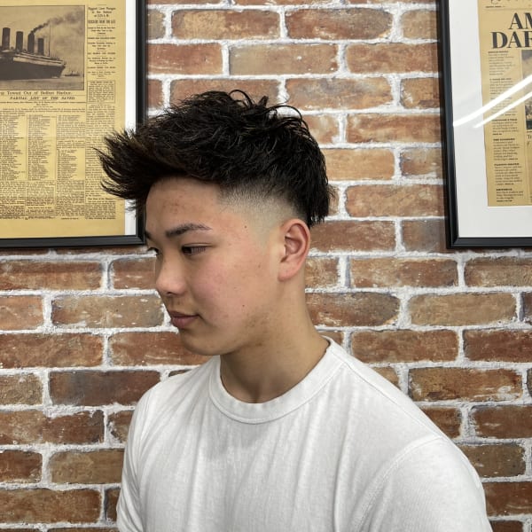 爽やかさ溢れるアップバンクショート×ミドルフェード