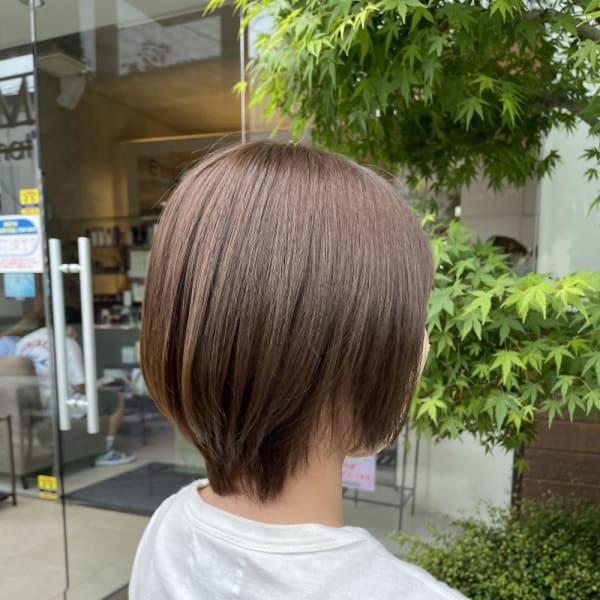 ストレートでショートボブに