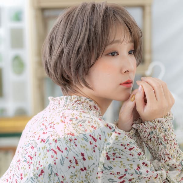 ハイトーンカラーミニボブショートマッシュステップボーンカット