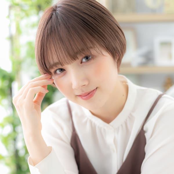 大人かわいいアースカラーマッシュショート　ボブショート