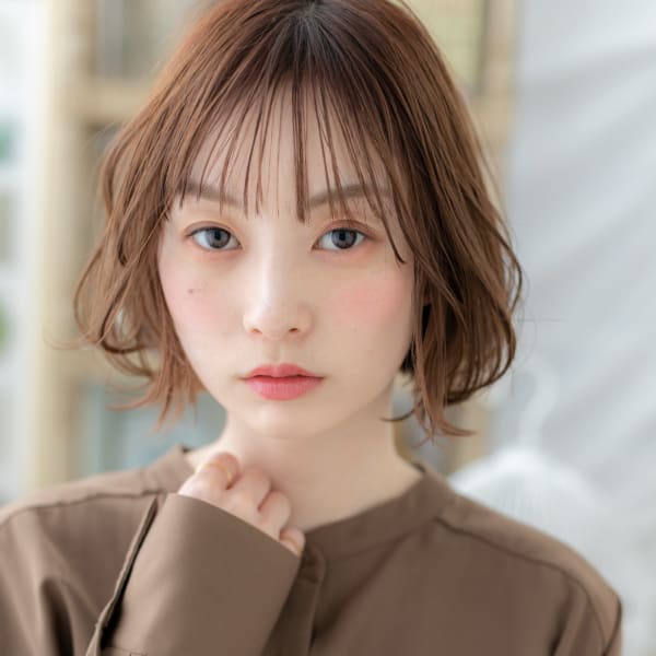 大人ハイライト外国人風小顔エアリーミディ シースルーバング