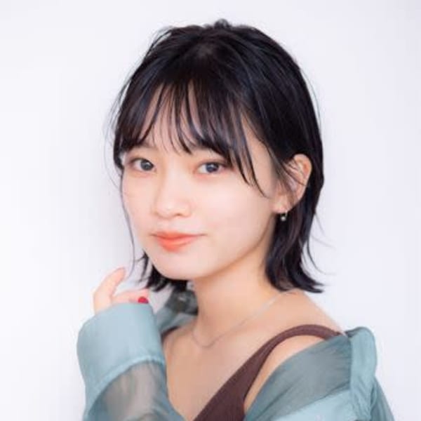 外ハネふんわりくびれボブ女の子前髪ありシースルーバングカット