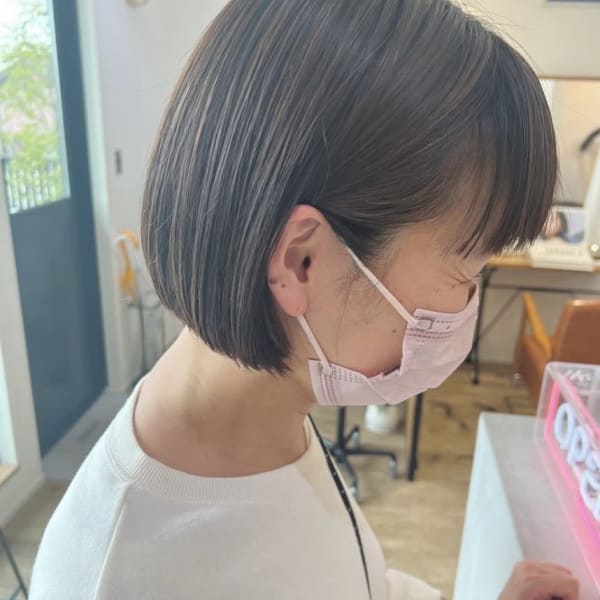 切りっぱなしボブ白髪ぼかしハイライトブリーチブラウンカラー