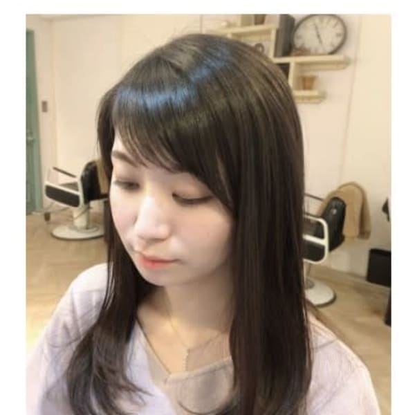 髪質改善ストレートパーマで自然なストレートで梅雨対策