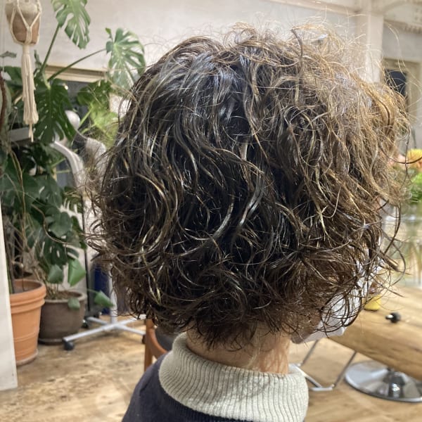 20代30代40代ボブパーマ前上がりショートボブ大人ウルフパ|Mahana by hair