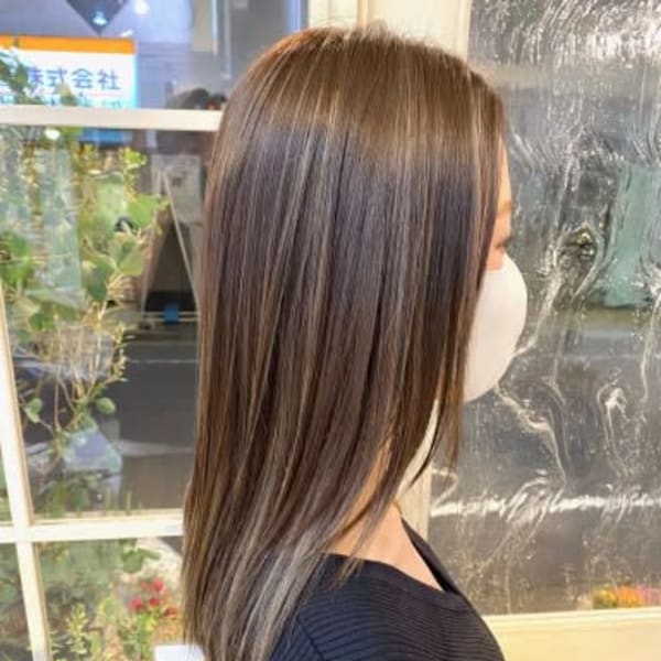 ブリーチ1回でできるホワイトミルクティーベージュハイライト