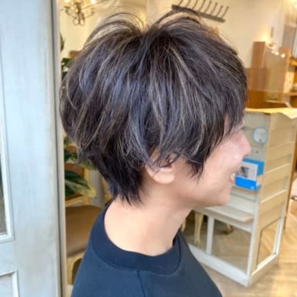 ハイライトベリーショート30代40代50代女性丸顔面長補正