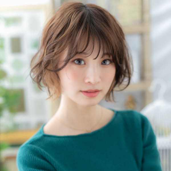 イヤリングカラー韓国風ゆるふわボブウルフ　ベージュピンク