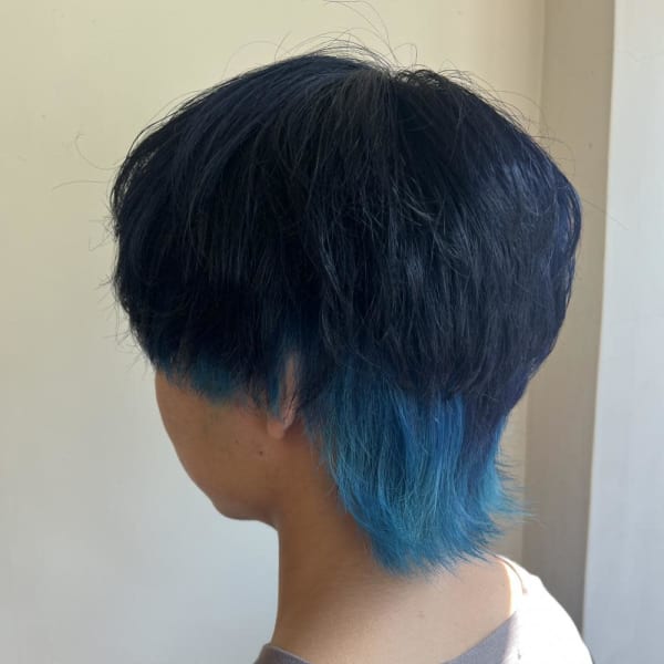 ウルフカット×アクアブルー×ネイビー|Brooch