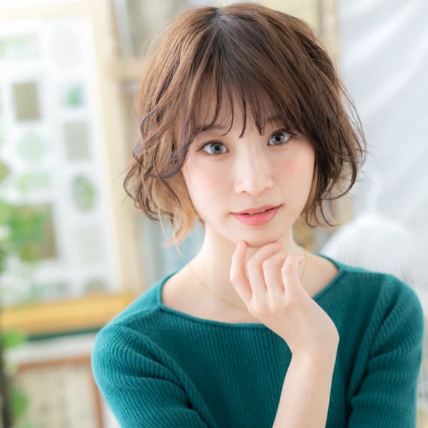 イヤリングカラー韓国風ゆるふわボブウルフ　ボブショート