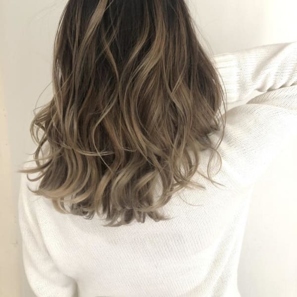 20代30代ハイライトバレイヤージュブリーチ立体感透け感