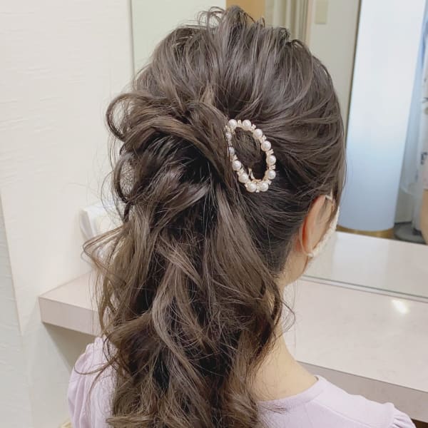 ふんわりルーズポニーテール