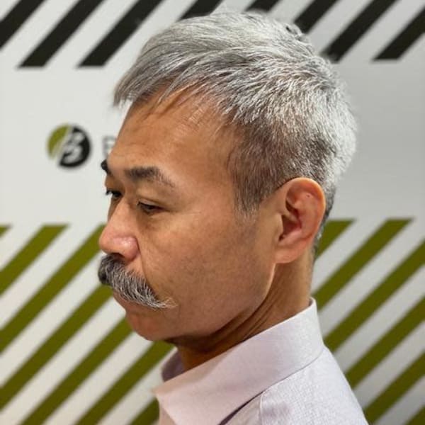 大人の刈り上げスタイル