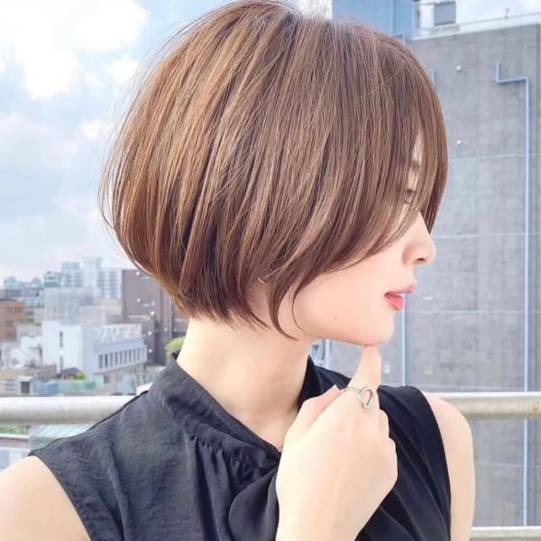 伸ばしやすいショートボブ 似合わせカット アースカラー
