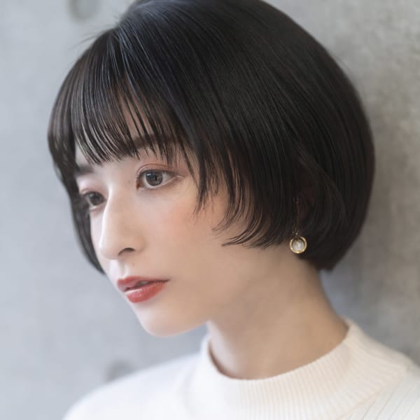 【emu井上信洋】黒髪風グレージュとレトロマッシュショート