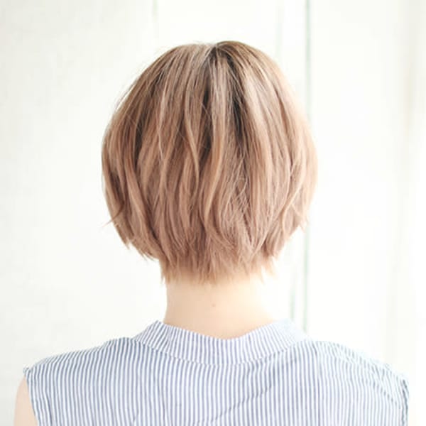 ハイトーン外ハネショート|LUXIA