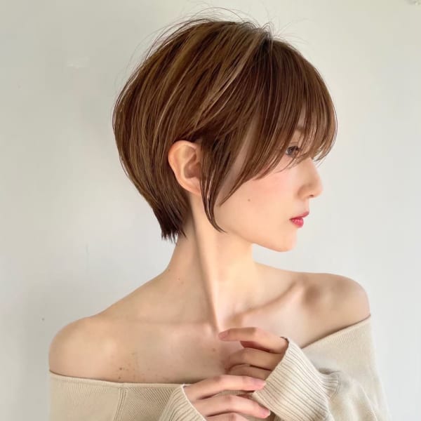 大人美人くびれショート　似合わせカット　アースカラー