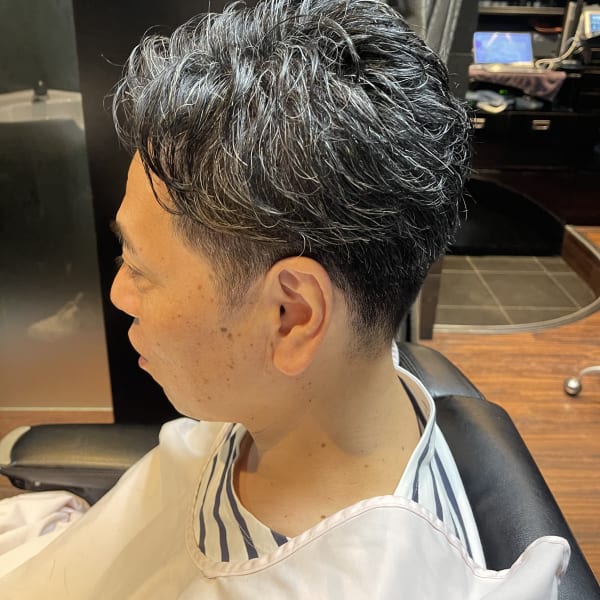 ツーブロックスタイル  20代 30代 40代