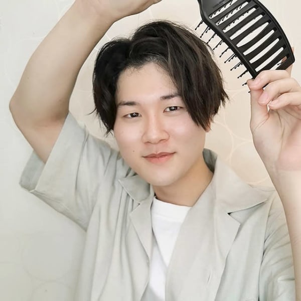 ヘアーサロン ソシエ 天王寺ミオ店【ヘアーサロン ソシエ テンノウジミオテン】のスタッフ紹介。山崎 龍馬