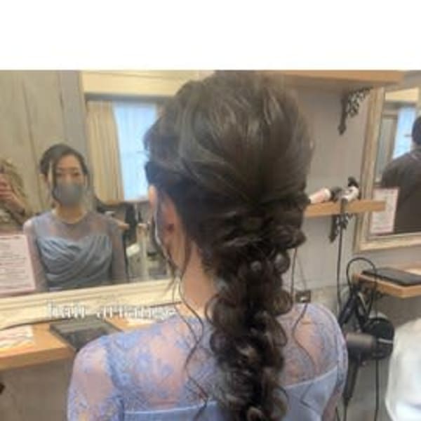 結婚式 お呼ばれパーティーヘア アップスタイル 編みおろし