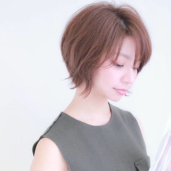 小顔になれる軽やかショート×小顔