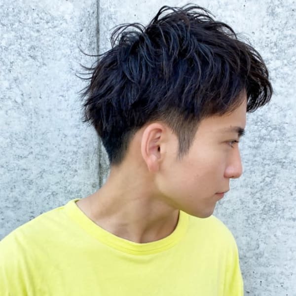 爽やか黒髪ツーブロックアップバングソフトスパイラル