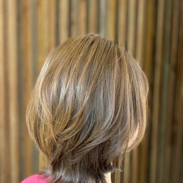 外ハネ/30代40代50代/くびれ/レイヤーカット/ミディ