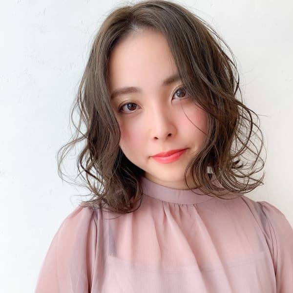 ミディアムレングスのナチュラルパーマ