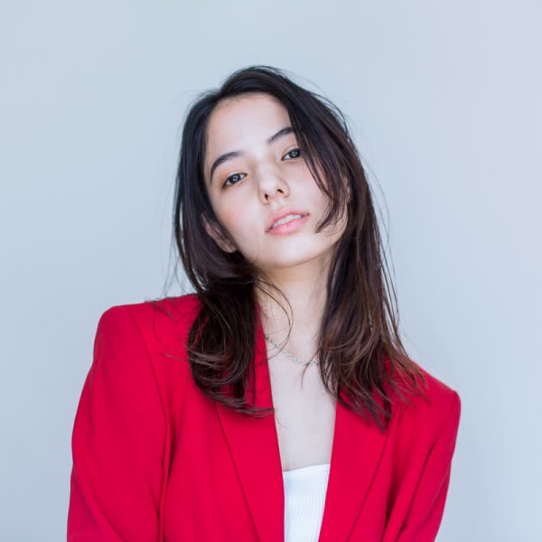 ヘルシーなミディアムスタイル　ナチュラルグラデーションカラー|MERCI