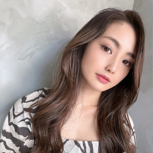 韓国くびれレイヤーカット☆明るめベージュイルミナカラー