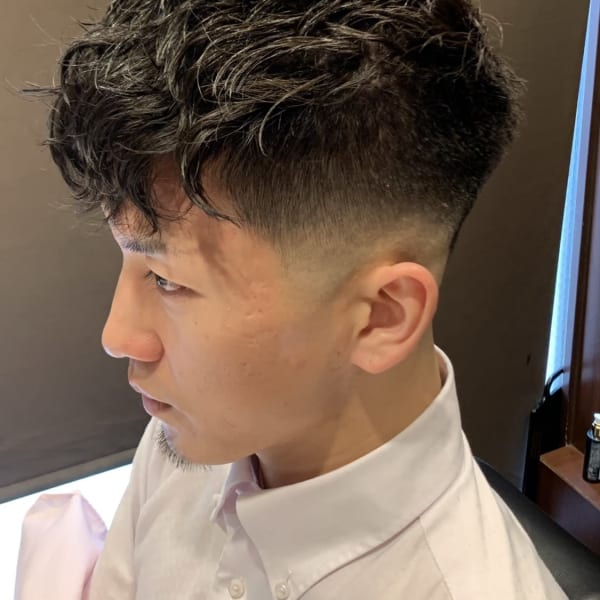 波打ちパーマスキンフェード