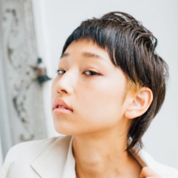 さりげない個性派ショートスタイル