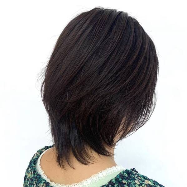 前上がり/白髪染め/レイヤーカット/黒髪/襟足長め/50代