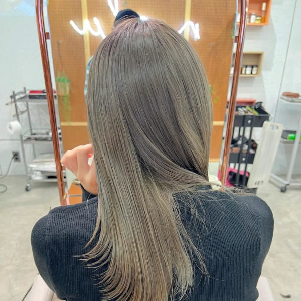 オリーブベージュ/ロング/ストレート/ブリーチカラー