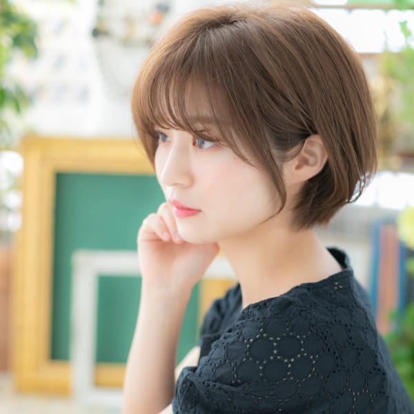 大人かわいいバレイヤージュマッシュショート グレージュカラー