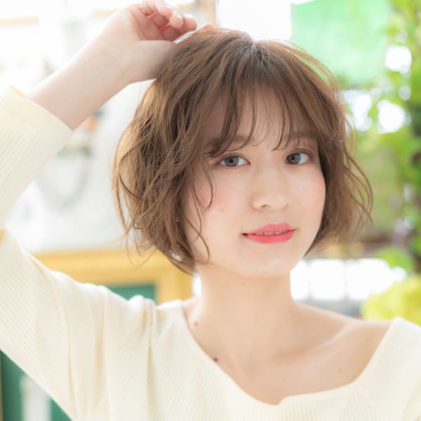 外国人風バレイヤージュ小顔ゆるふわ大人ボブ ことりベージュ
