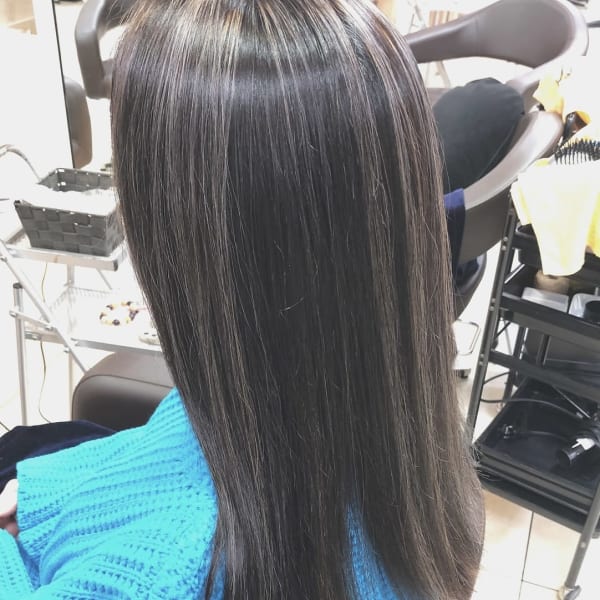 ストレートスタイルでもキレイ♪　コントラストハイライト