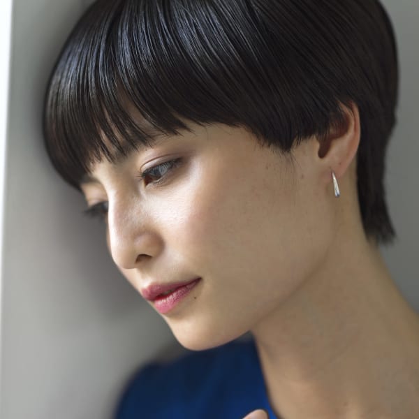 【emu井上信洋】モードな丸みマッシュの黒髪ベリーショート