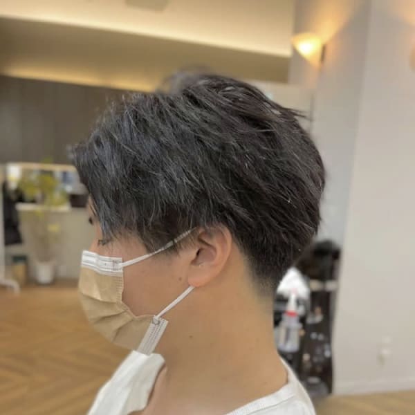 メンズ前下がりセンターパート