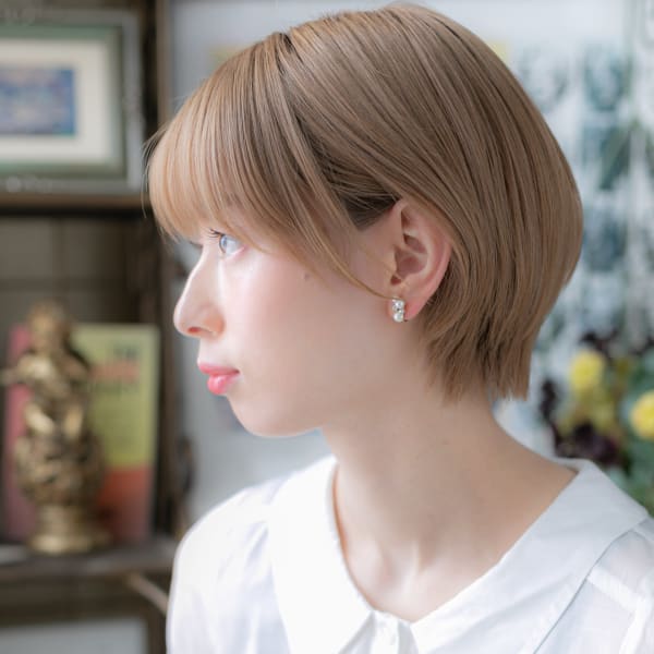 シースルー前髪大人ハイライトマッシュボブ　パールベージュ