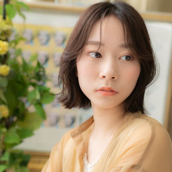 かきあげ前髪大人かわいい小顔くびれショート アッシュブラック