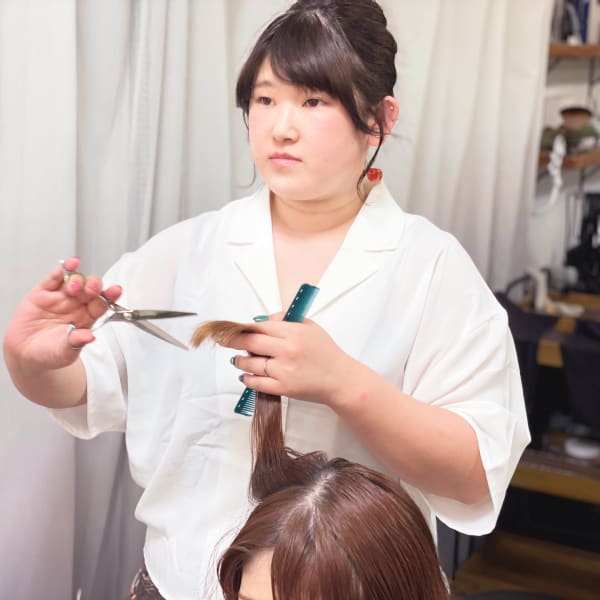 【ヘッドスパサロン】hair atelier nine【ヘアアトリエナイン】のスタッフ紹介。渡邊　リカ