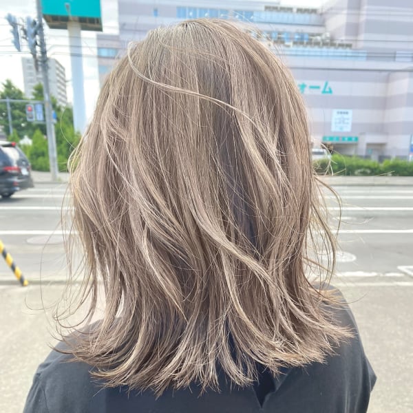 ミルクティーベージュ