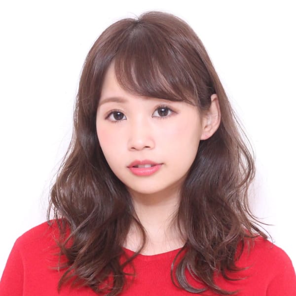 巻き髪で大人キレイ